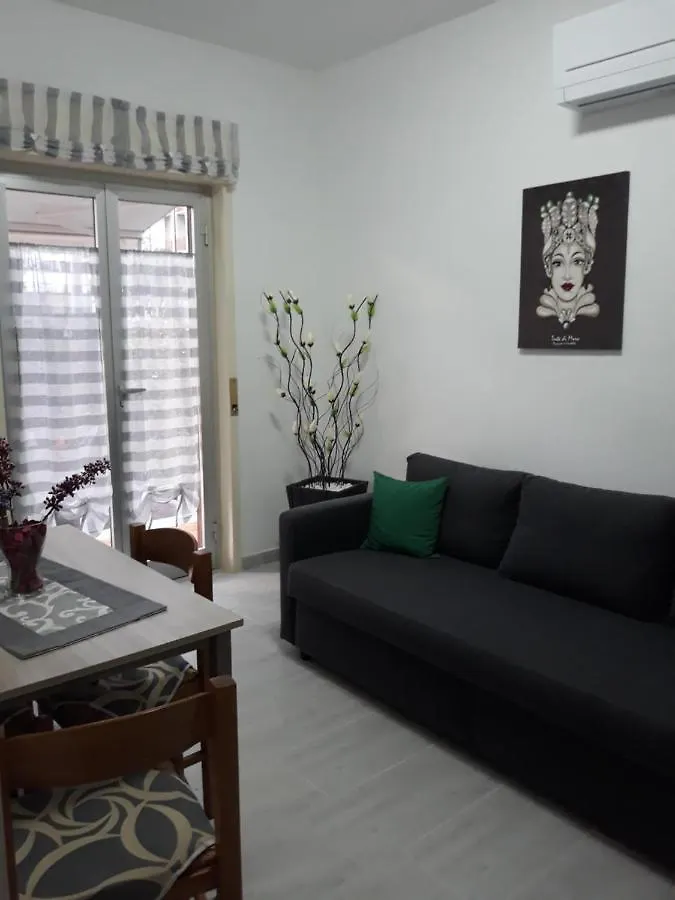 Holiday House Marlin Giardini-Naxos