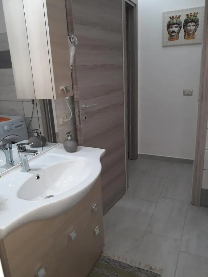Holiday House Marlin Giardini-Naxos
