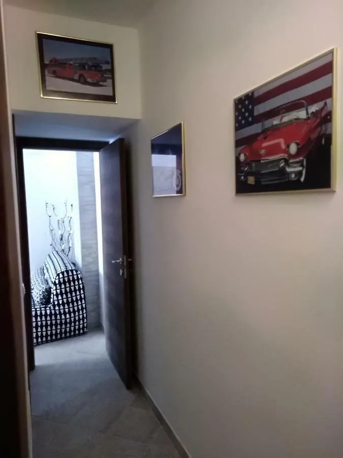 Holiday House Marlin Giardini Naxos 0*,