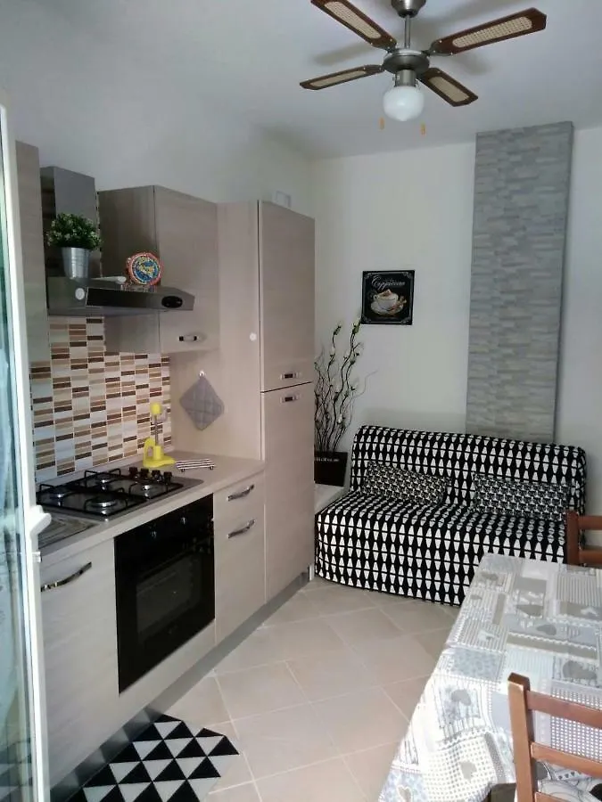 Holiday House Marlin Giardini Naxos